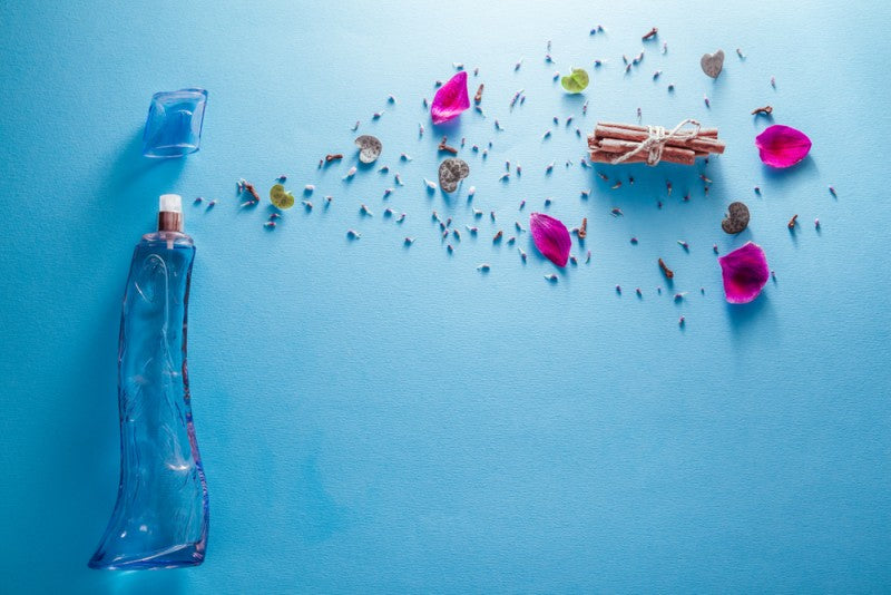 Ingrediente parfum: ce esențe sunt folosite pentru a crea arome unice?