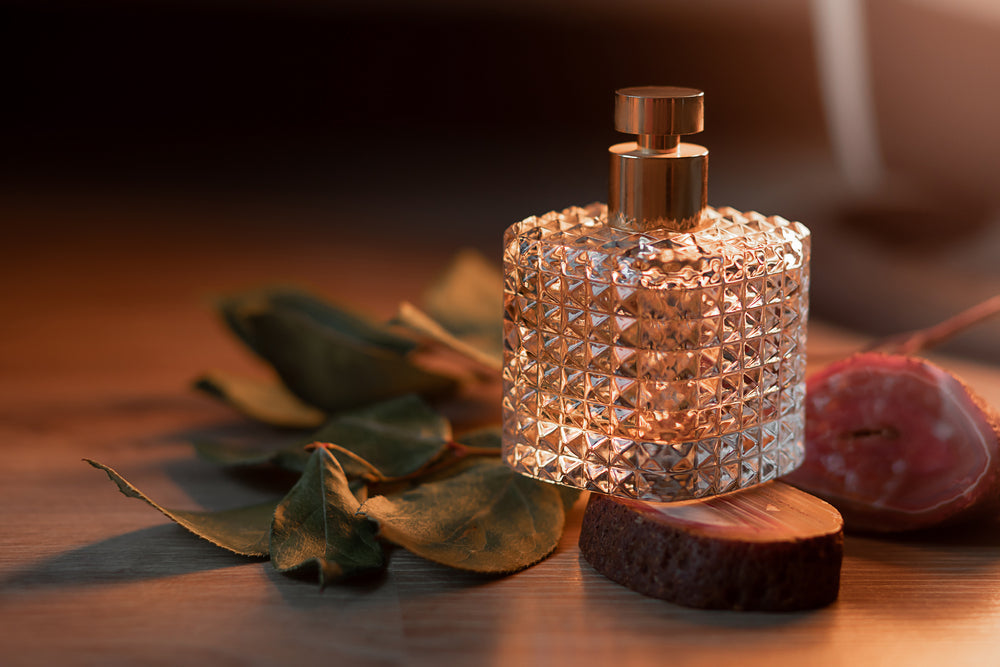 Misterul aromelor: o incursiune în lumea fascinantă a parfumurilor de nișă